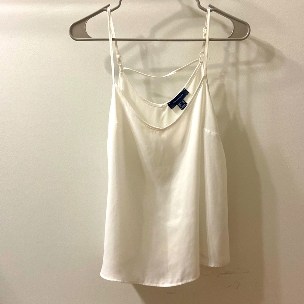 Basic flowy white tank top
